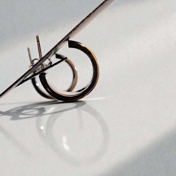 Coach Signature Enamel Huggie Earrings in Silver & Pink NWT - Picture 13 of 14